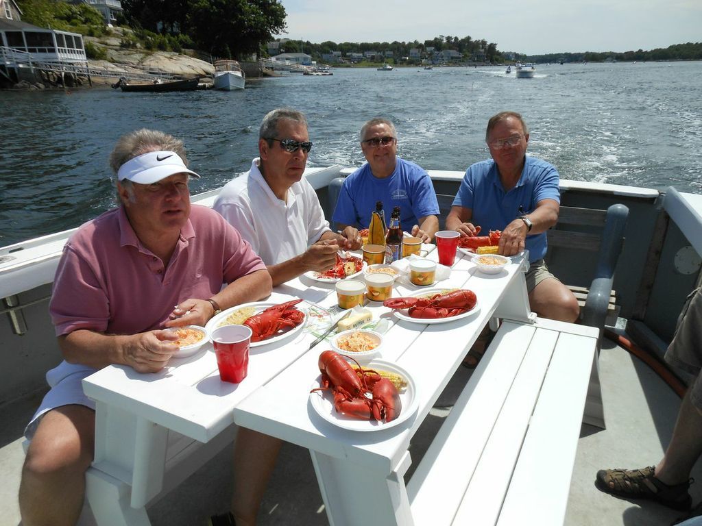 Clambake dinner cruise seafood